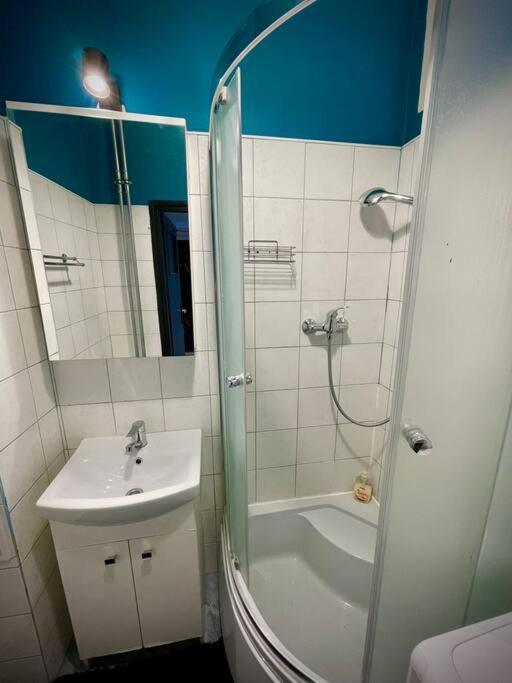Super Square Metro X2 Fast Wifi 55'Tv Netflix Hbo Appletv+ Amazontv Appartement Warschau Buitenkant foto